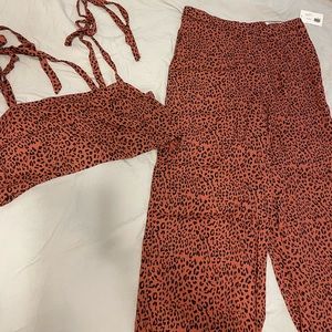Leopard print 2 piece set sz L NWT